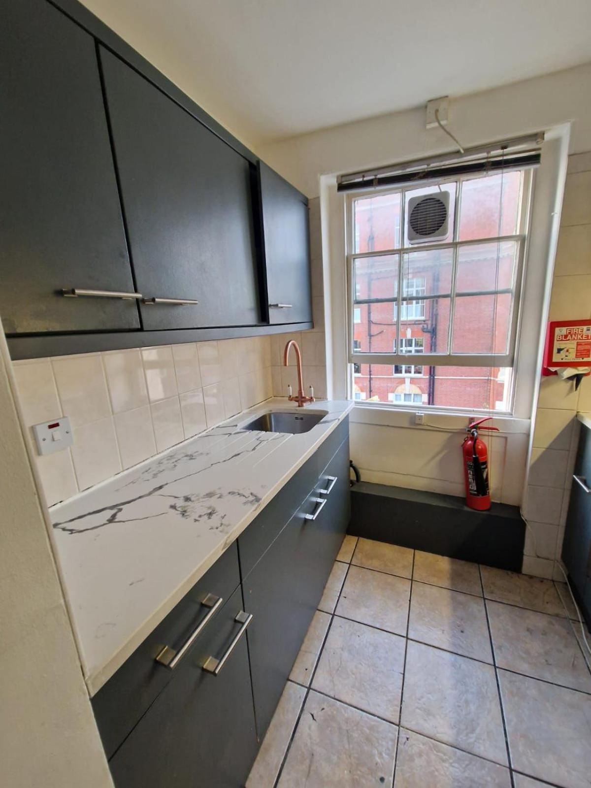 Baker Street Suites Лондон Екстериор снимка